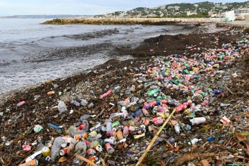 A Marseille, tollé après le déversement de tonnes de déchets dans la mer