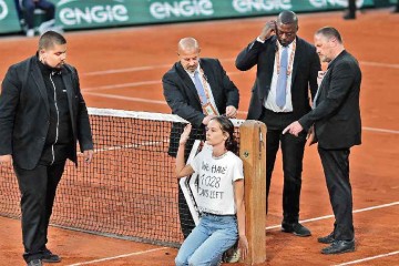 Climate emergency behind French Open protest