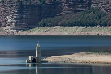 En Espagne, la sécheresse fait ressurgir des monuments engloutis