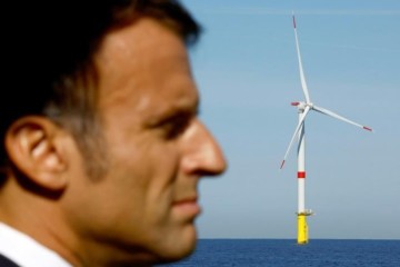 Plus d’éolien et de nucléaire : Macron fixe le cap