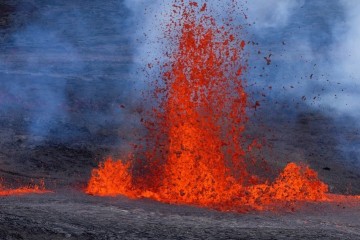 Le plus grand volcan du monde est entré en éruption : les images !