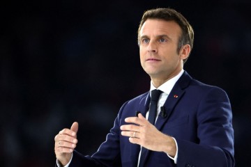 Macron défend son écologie « juste » et promet de « reprendre le contrôle » du prix de l’électricité