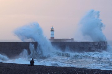 Tempête Isha : des vents jusqu’à 140 km/h enFrance et 180 km/h au Royaume-Uni, quatre personnes tuées
