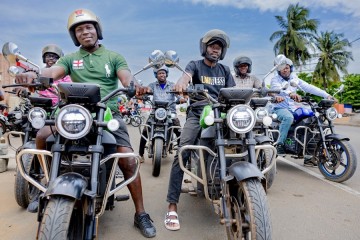 L'énergie propre alimente une révolution silencieuse sur les routes du Togo