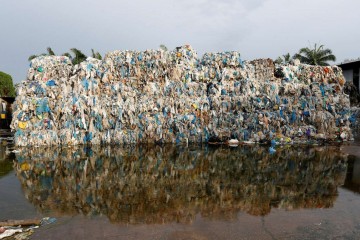 Il existe désormais de la roche faite de plastique, et c’est grave