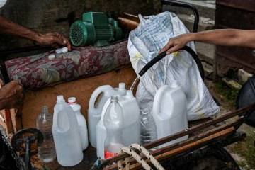 Le manque d’eau courante met à rude épreuve la patience des Cubains