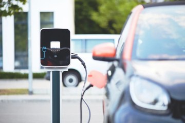 Pékin exhorte Paris à pousser l’UE à trouver une solution pour l’industrie des véhicules électriques