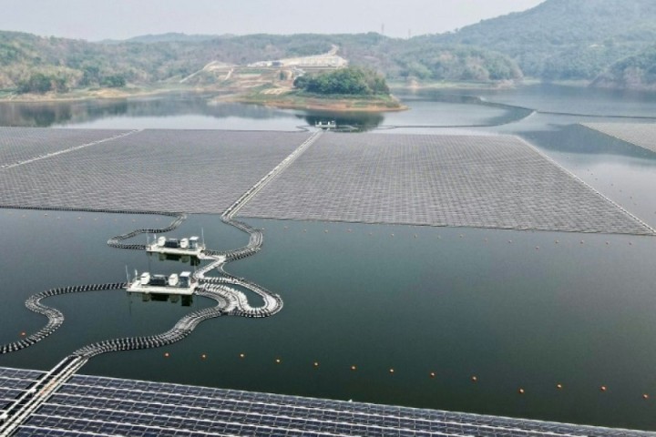L’Indonésie inaugure le plus vaste parc solaire flottant de la région