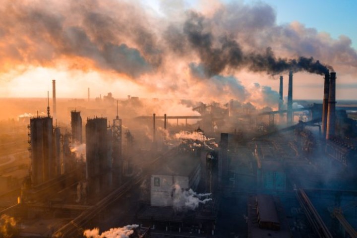 Le Réseau Action Climat et France Nature Environnement dénoncent la difficile mutation de l’industrie française