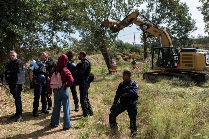 A69: dans le dernier bastion d’opposants, grands arbres coupés avant évacuation programmée