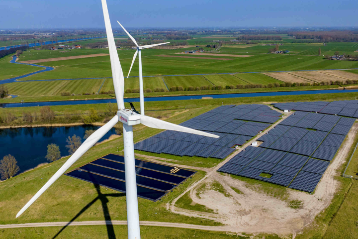 Renouvelables : le monde peut tripler ses capacités d’ici à 2030 à condition de soutenir les pays du Sud (AIE)