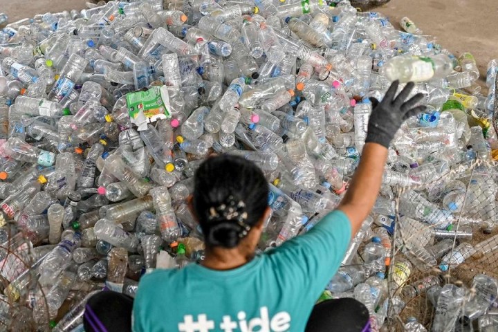 Les récupérateurs, armée mondiale en première ligne contre la pollution plastique